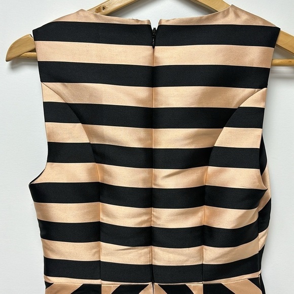 TOPSHOP BLACK METALLIC GOLD CHAMPAGNE VNECK WRAP MINI DRESS size 2 exquisite - Picture 11 of 12